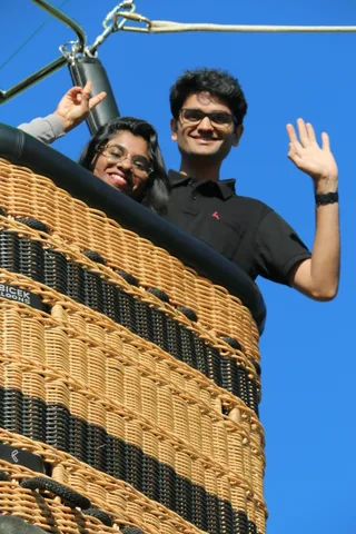 Close view of the balloon basket's woven wicker texture.